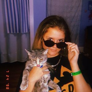 Meet your Posher, Cassie